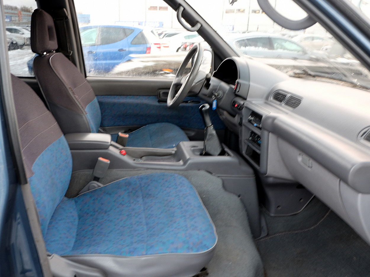 Nissan Serena 2.0 49 kW - Photo 6