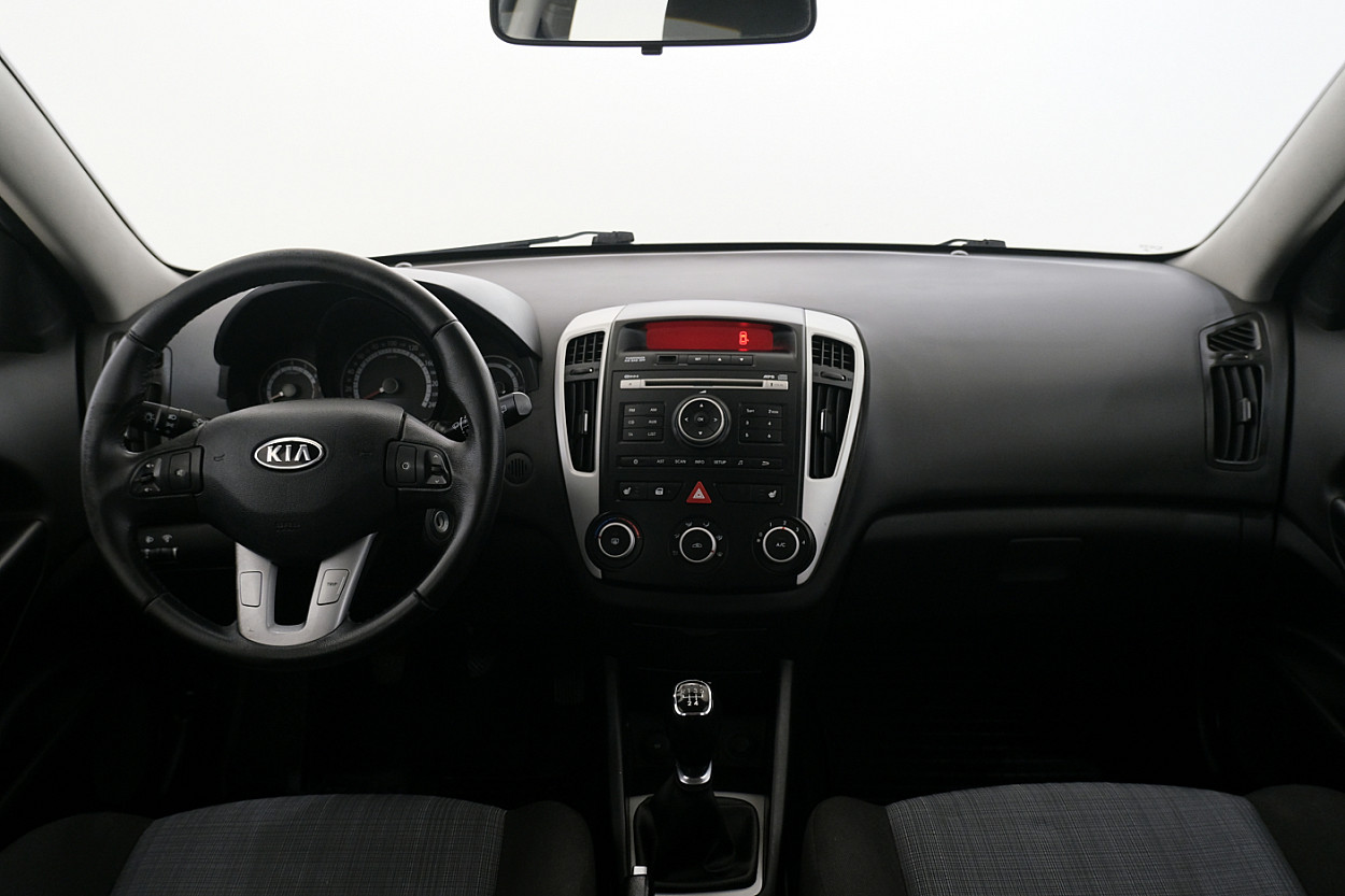 Kia Ceed Elegance Facelift 1.6 93 kW - Photo 5