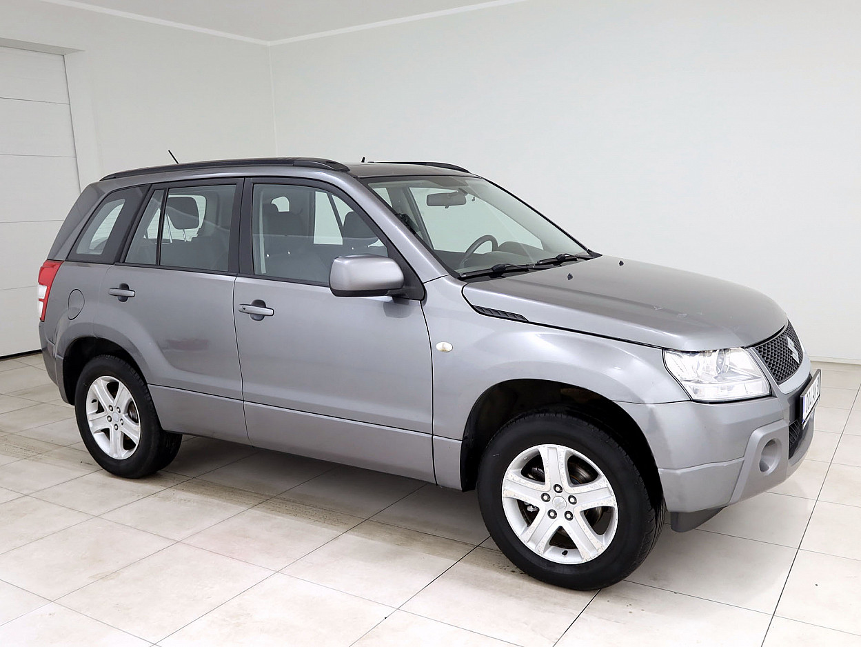 Suzuki Grand Vitara Luxury 4x4 ATM 2.0 103 kW - Photo 1