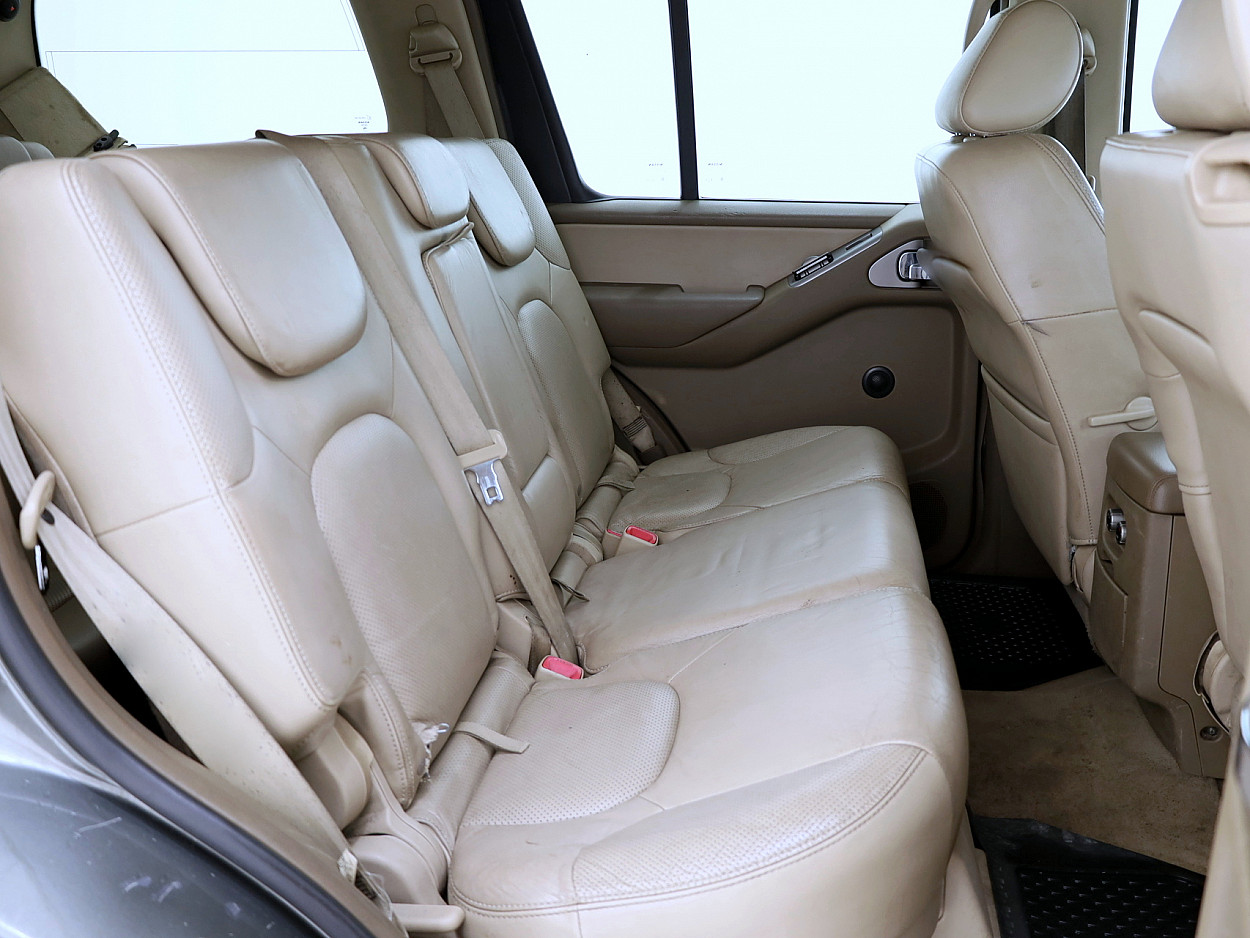 Nissan Pathfinder Luxury ATM 2.5 dCi 128 kW - Photo 7