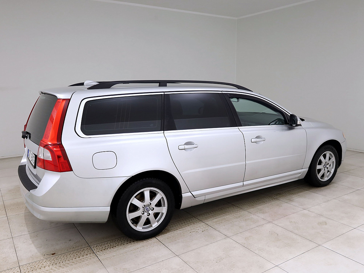 Volvo V70 Summum ATM 2.0 107 kW - Photo 3