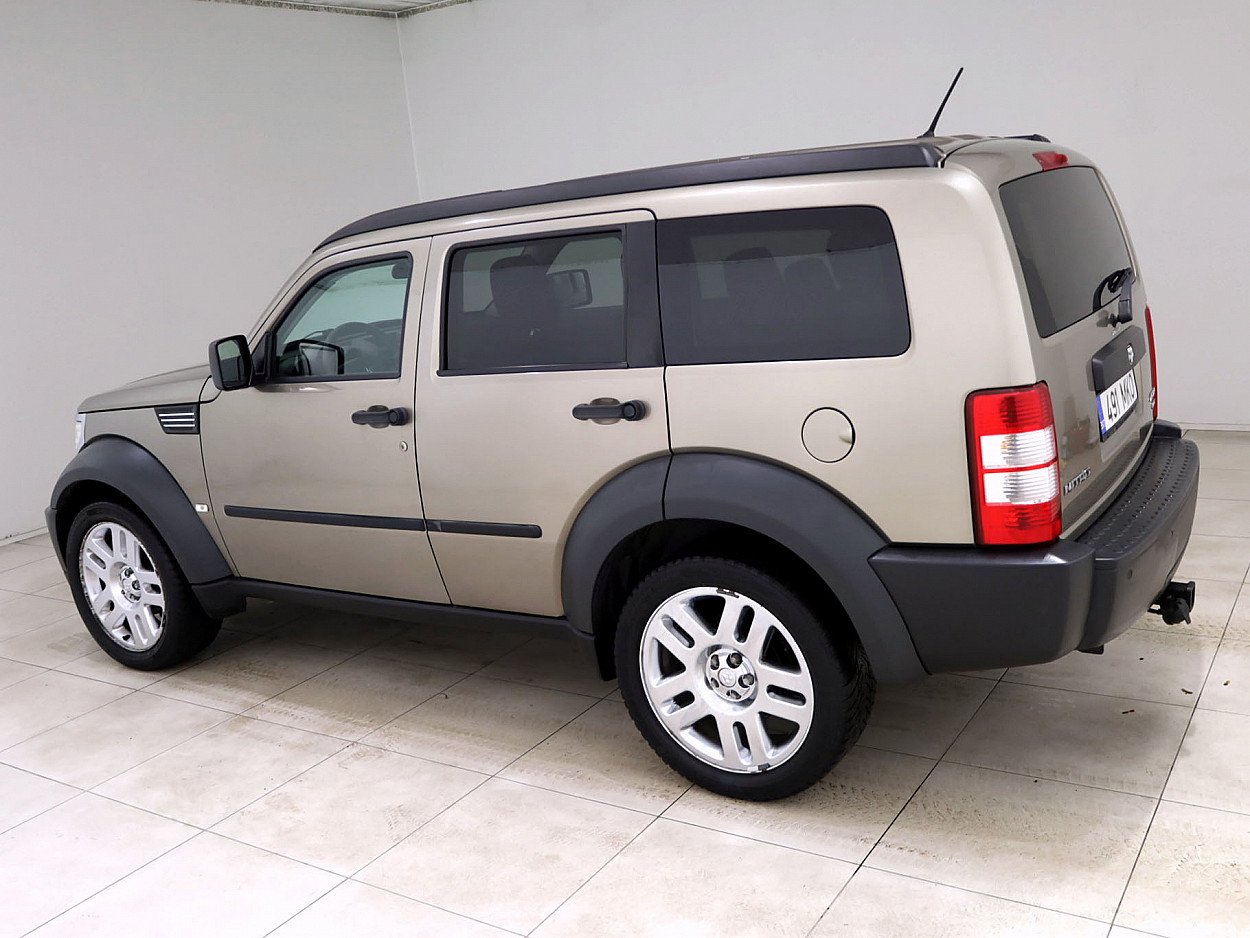 Dodge Nitro Comfort ATM 2.8 CRD 130 kW - Photo 4