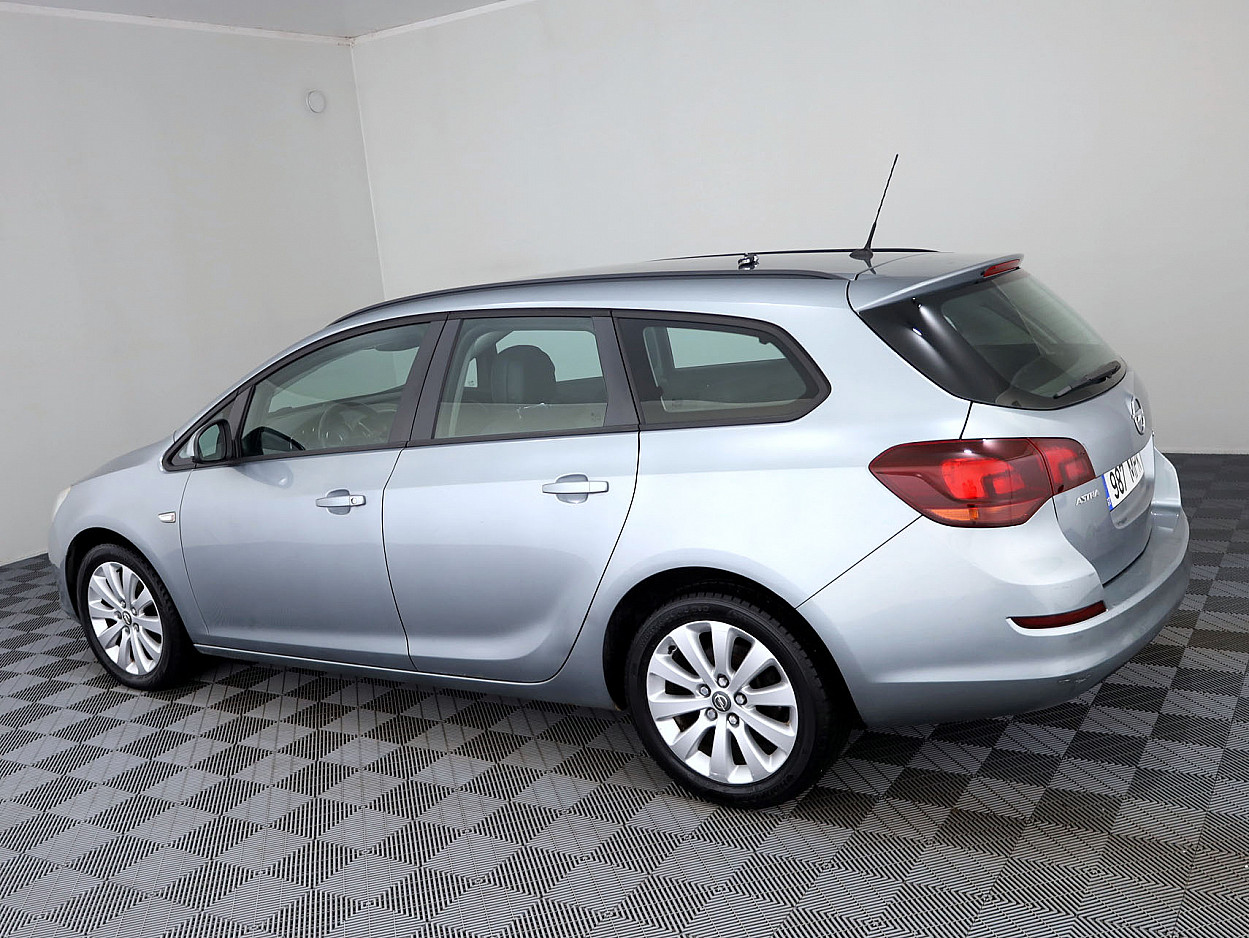 Opel Astra Elegance 1.7 CDTi 81kW