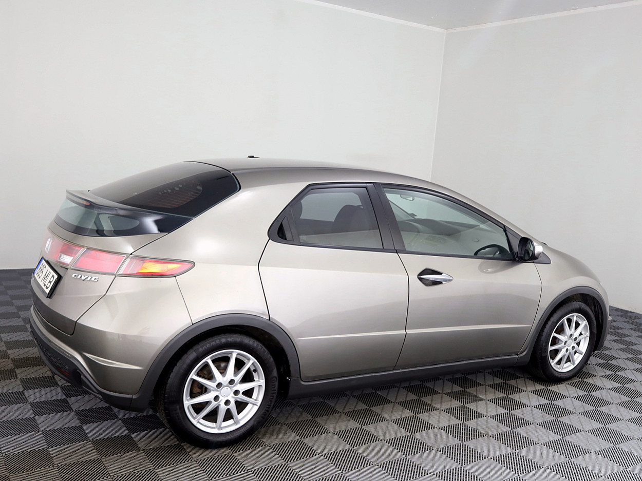 Honda Civic Elegance 1.3 61kW