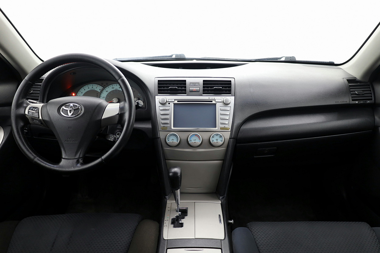Toyota Camry Sport ATM 2.4 118 kW - Photo 5