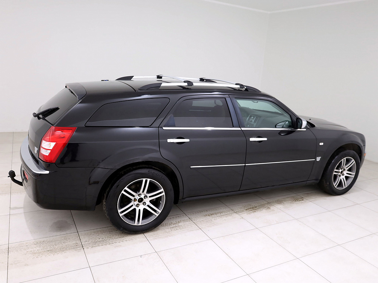 Chrysler 300 C Limited 4x4 ATM 3.5 183 kW - Photo 3