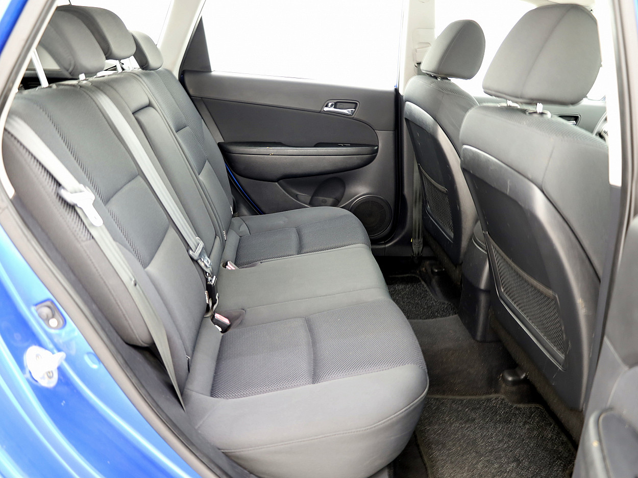 Hyundai i30 Comfort 1.6 93 kW - Photo 7