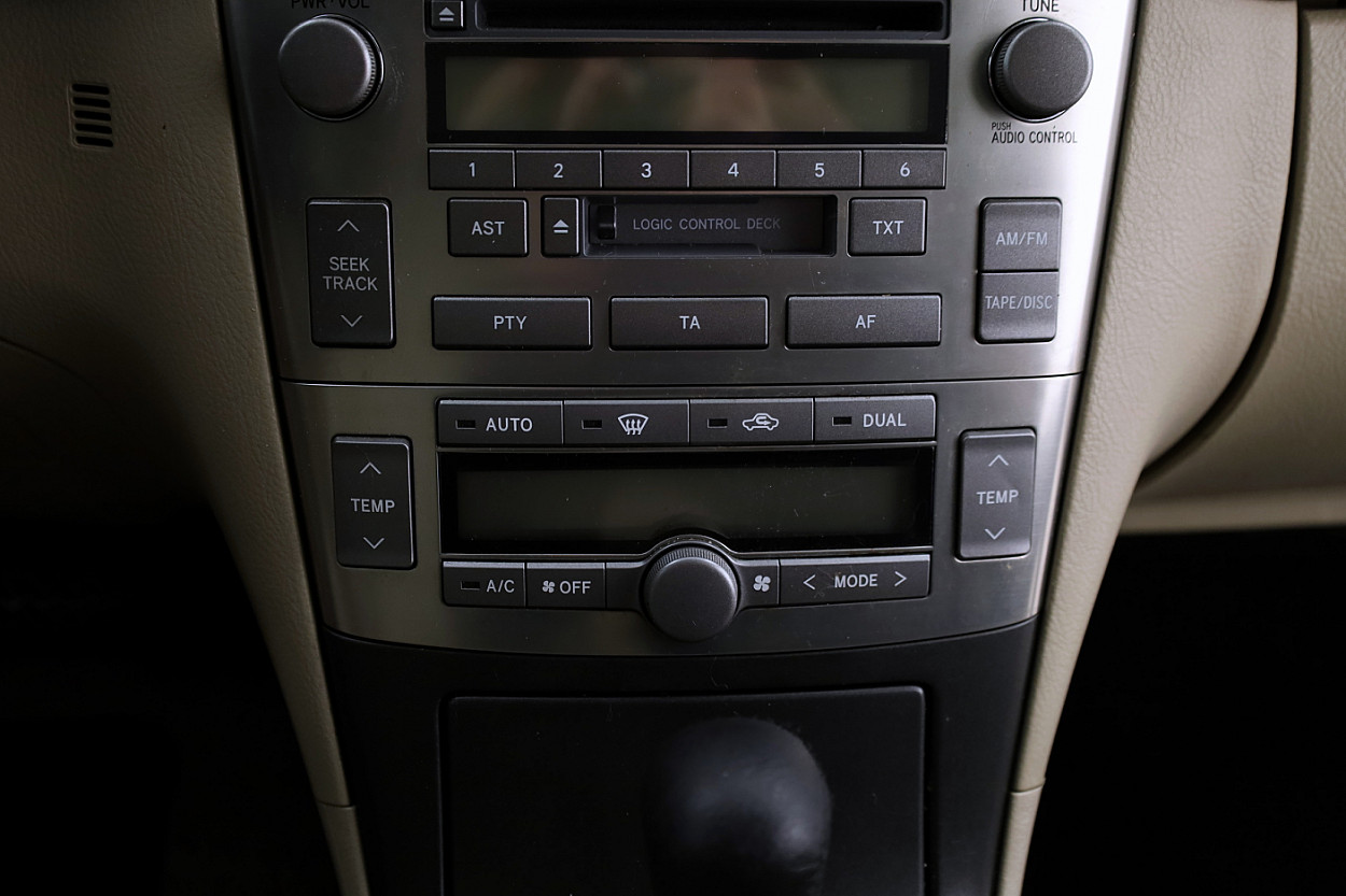 Toyota Avensis Luxury ATM 2.4 120 kW - Photo 8