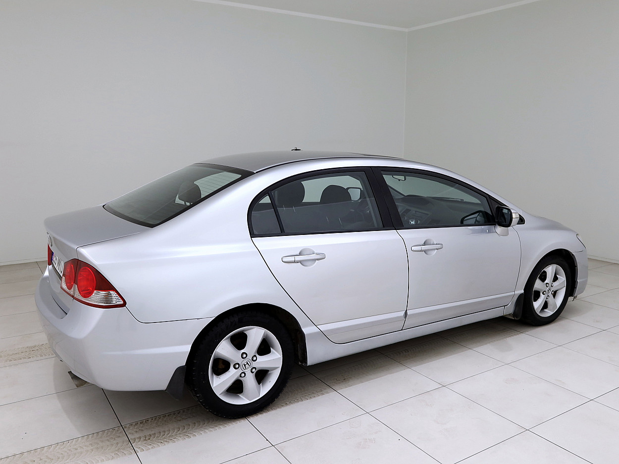 Honda Civic Elegance ATM 1.8 103 kW - Photo 3