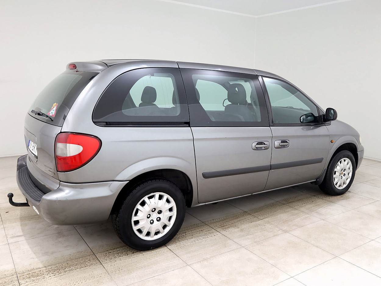 Chrysler Voyager Comfort ATM 2.8 CRD 110 kW - Photo 3