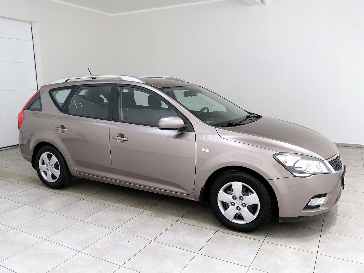 Kia Ceed Elegance Facelift 1.6 93 kW - Photo 1