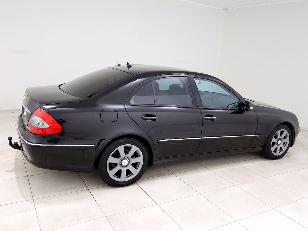 Mercedes-Benz E 220 Avantgarde Facelift ATM 2.1 CDI 125 kW - Photo 3