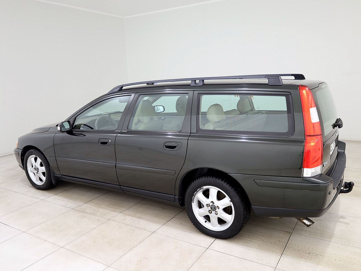 Volvo V70 Summum Facelift 2.4 D5 120 kW - Photo 4