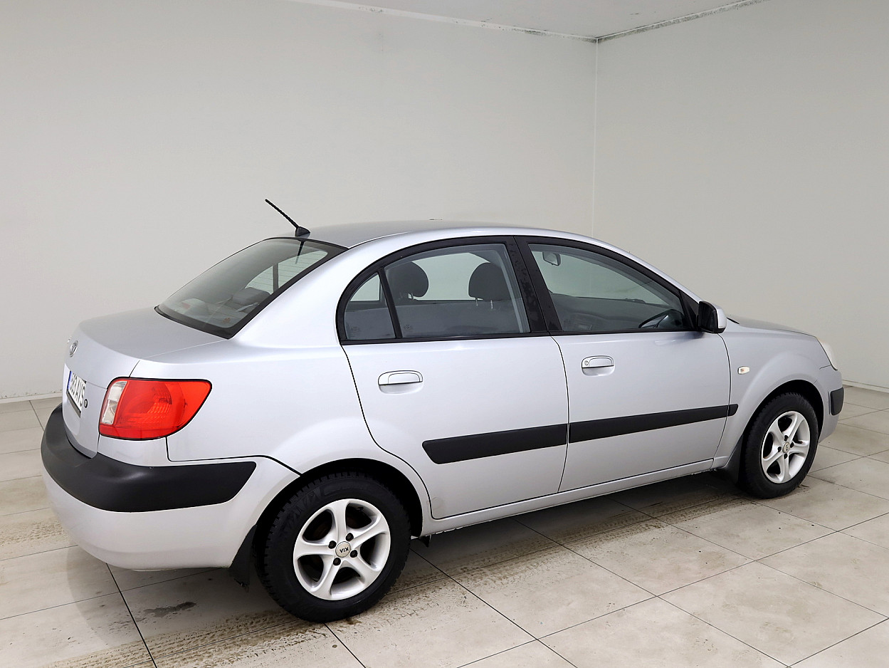 Kia Rio Comfort 1.4 71 kW - Photo 3