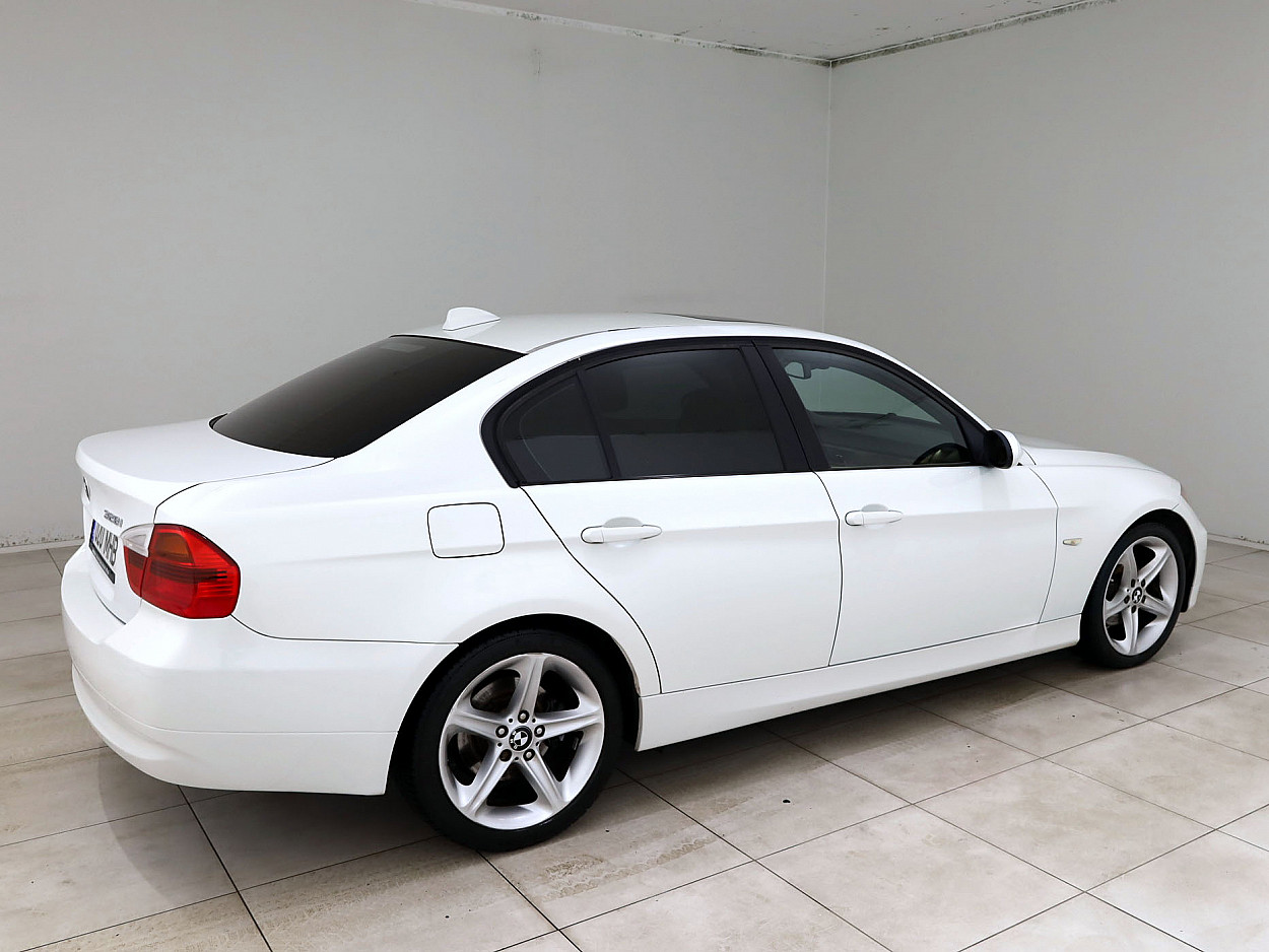 BMW 328 Executive ATM 3.0 172 kW - Photo 3