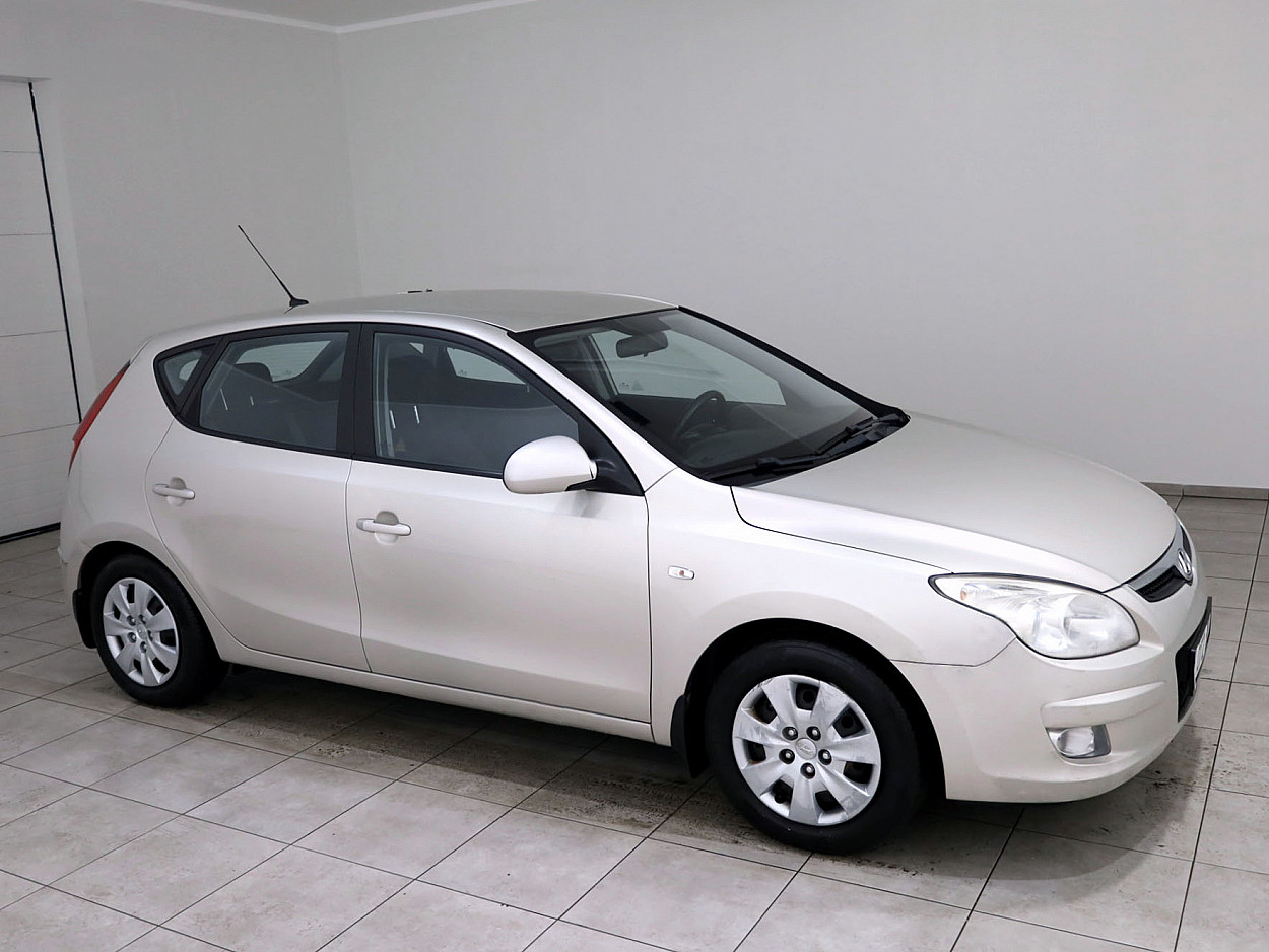 Hyundai i30 Elegance 1.6 90 kW - Photo 1