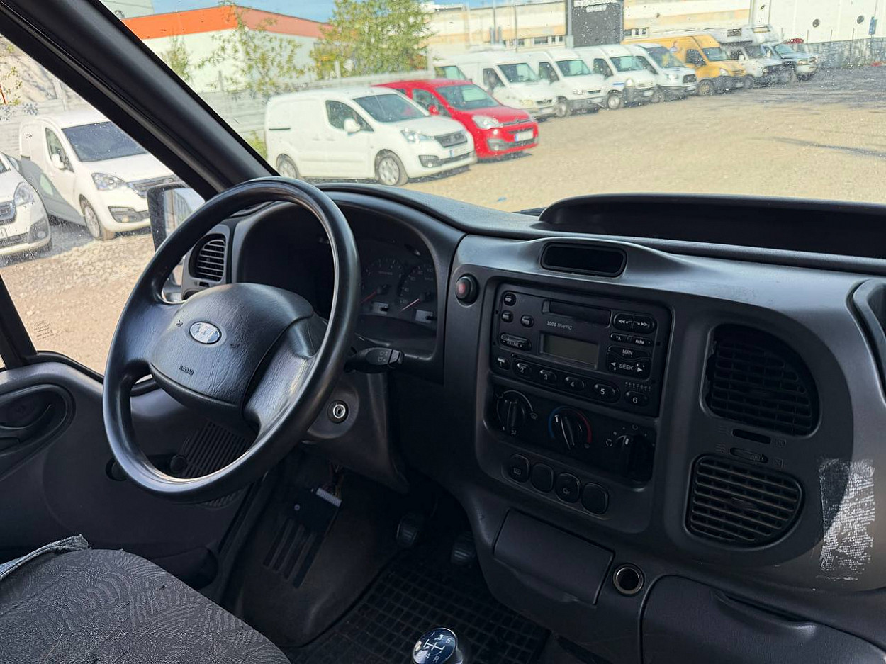 Ford Transit 300L Van 2.0 TDCi 74kW