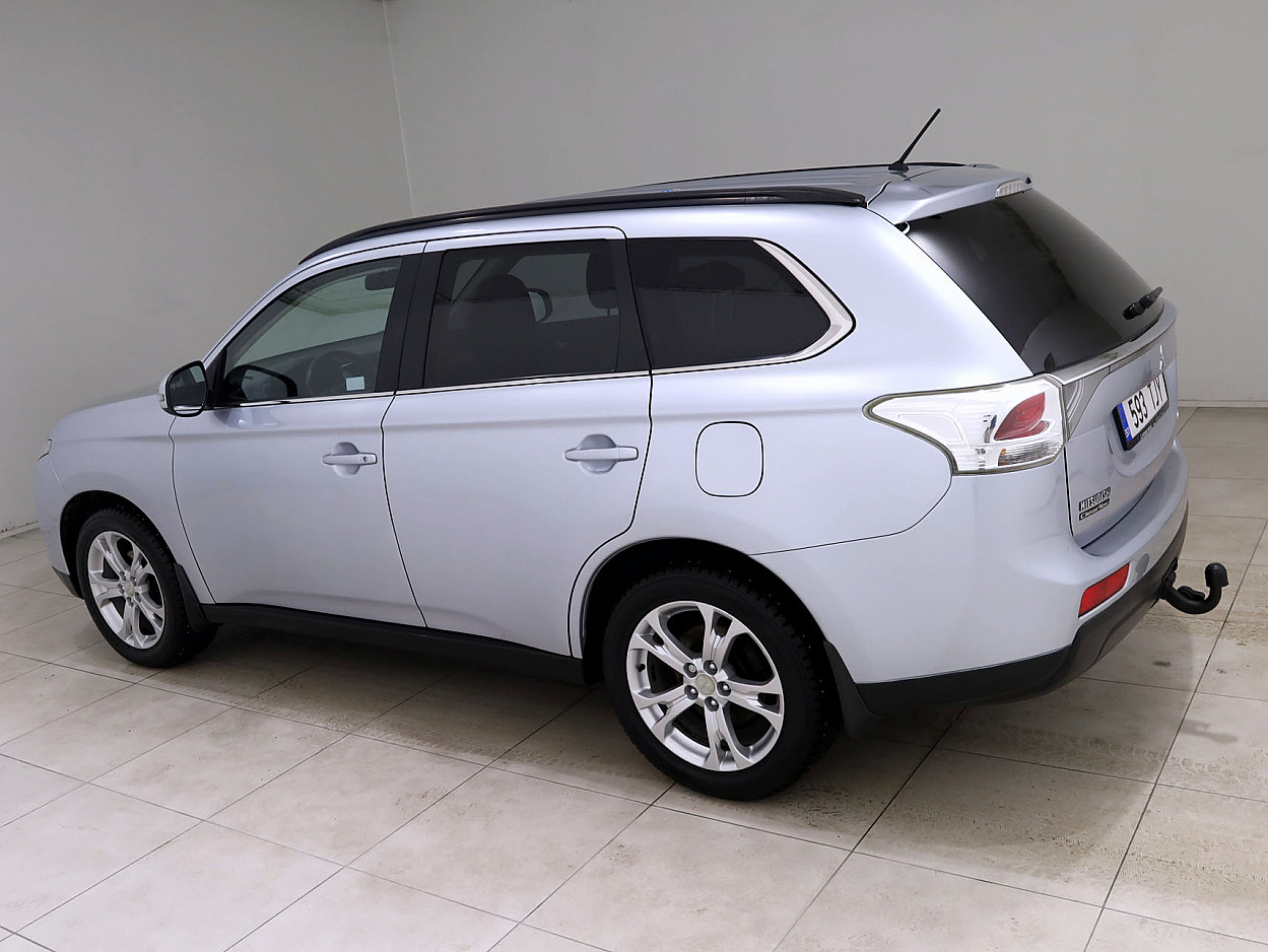 Mitsubishi Outlander Comfort ATM 2.0 110 kW - Photo 4