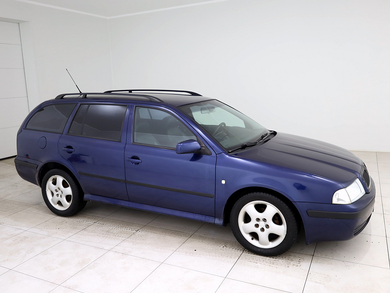 Skoda Octavia 1.6 75 kW - Photo 1