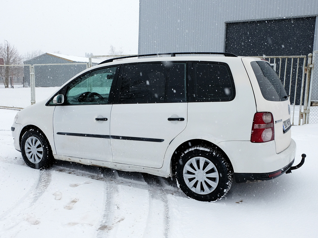 Volkswagen Touran Facelift 1.9 TDI 77 kW - Photo 4