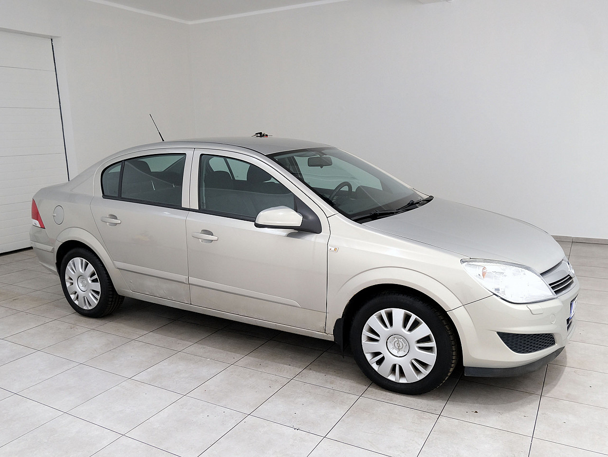 Opel Astra Facelift 1.6 85 kW - Photo 1