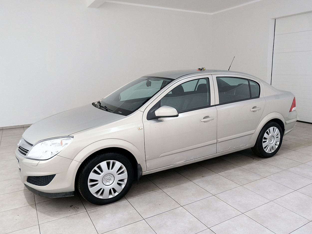Opel Astra Facelift 1.6 85 kW - Photo 2