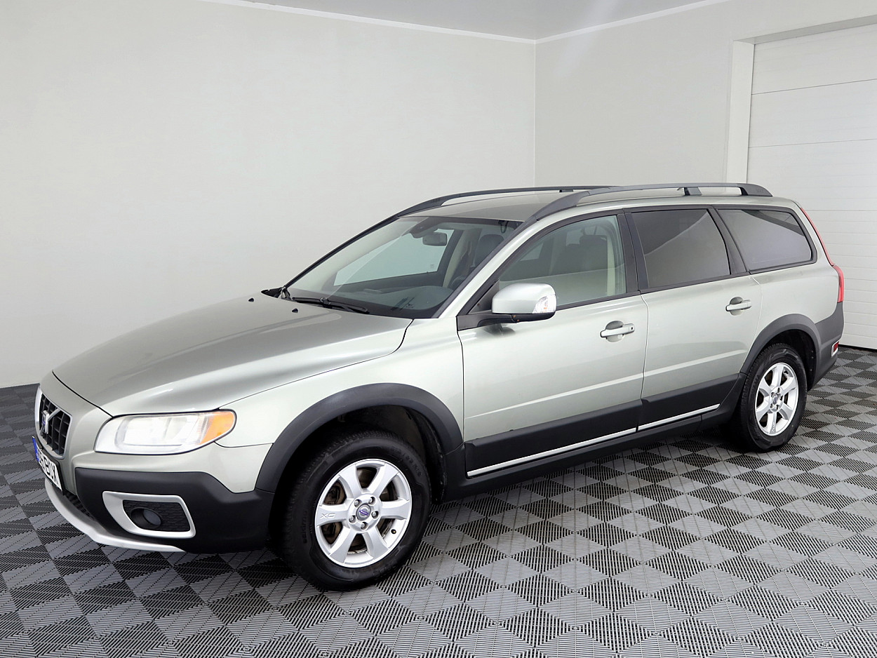Volvo XC70 Summum ATM 2.4 D5 136kW