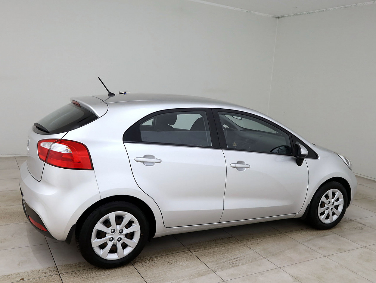 Kia Rio Elegance 1.2 63 kW - Photo 3