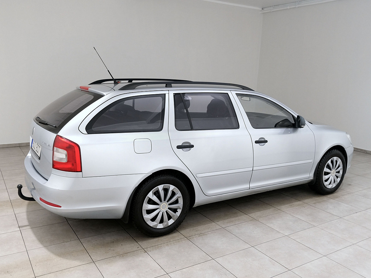 Skoda Octavia Comfortline Facelift 1.2 77 kW - Photo 3