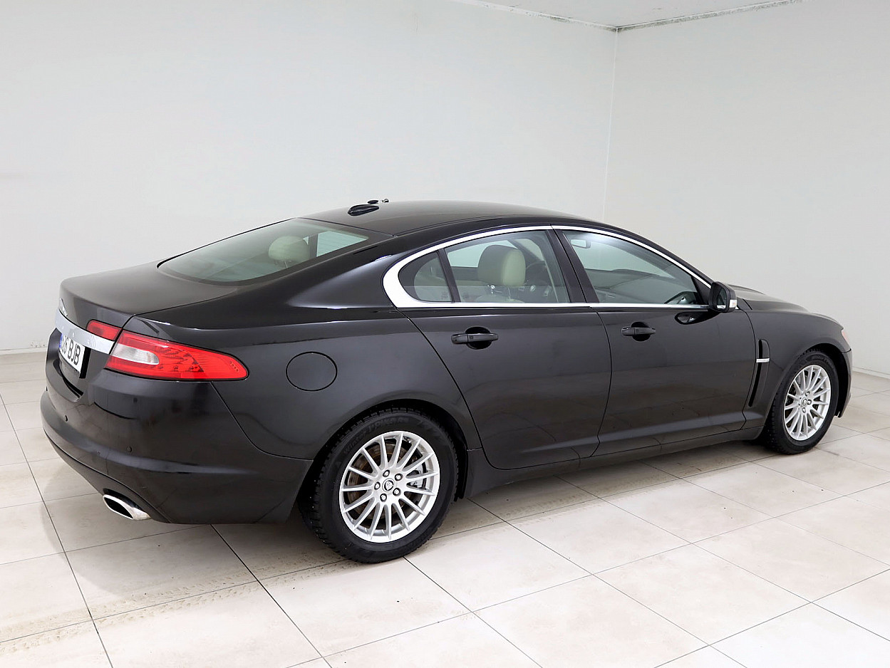 Jaguar XF Luxury 2.7 JTD 152 kW - Photo 3