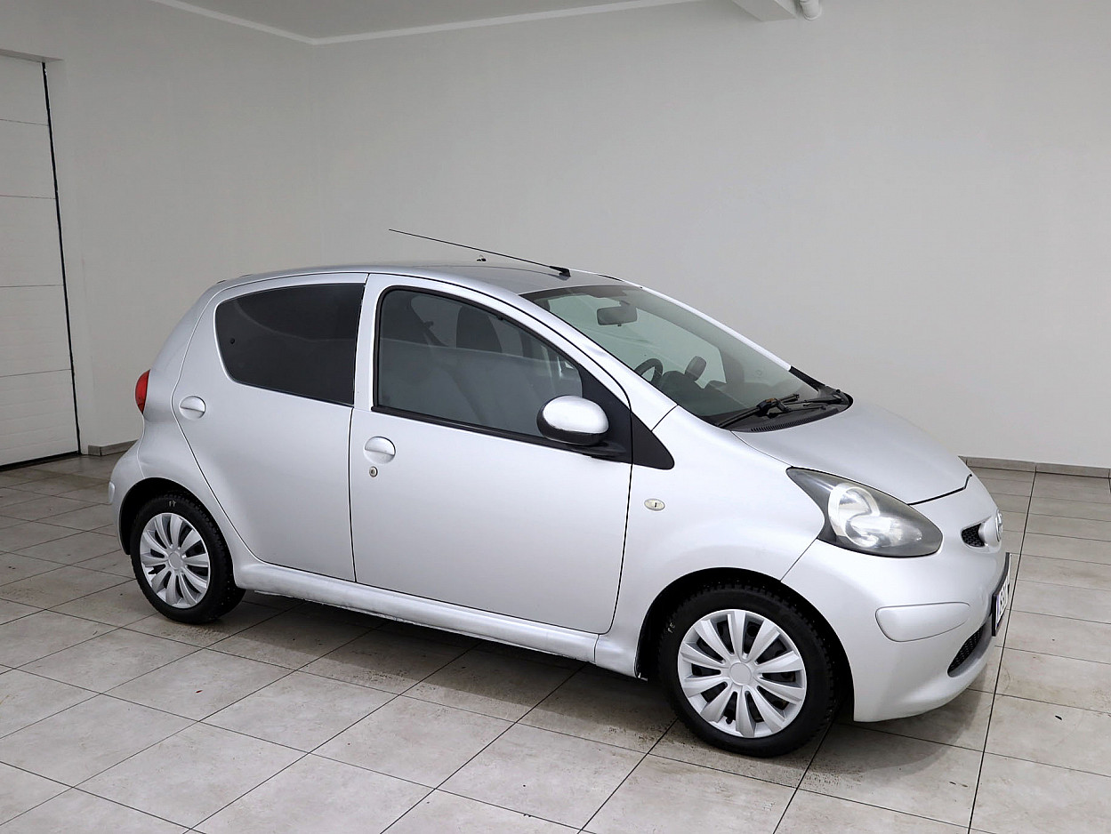 Toyota Aygo Linea Sol 1.0 50 kW - Photo 1