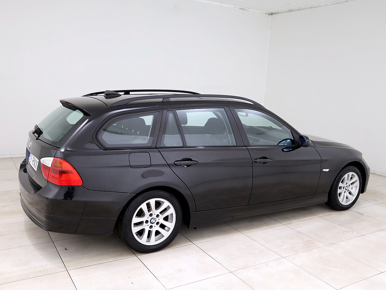 BMW 320 Touring Business 2.0 110 kW - Photo 3