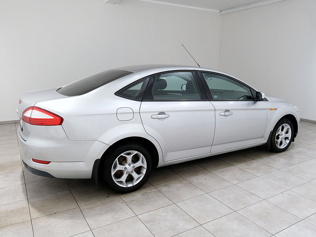 Ford Mondeo Comfort 2.0 107 kW - Photo 3