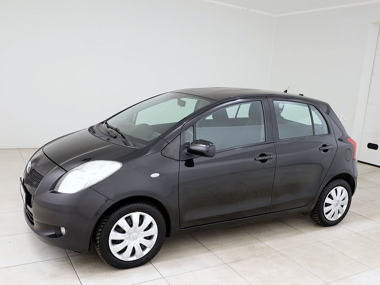 Toyota Yaris Linea Sol A-C ATM 1.3 64 kW - Photo 2