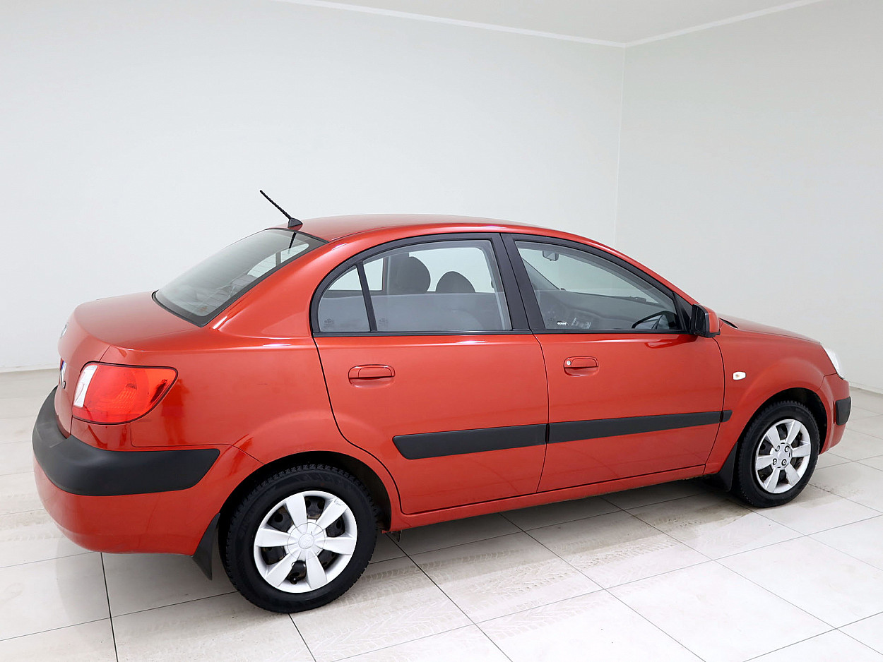 Kia Rio City 1.4 71 kW - Photo 3