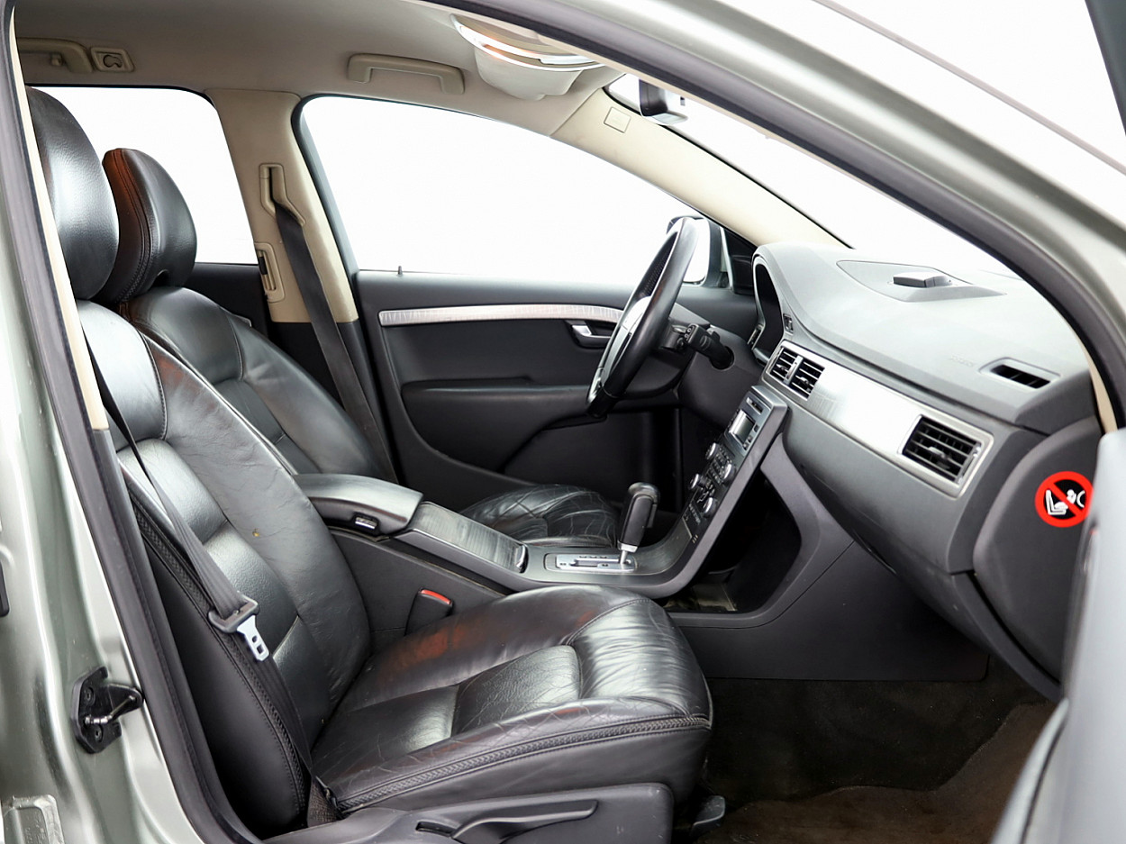 Volvo XC70 Summum ATM 2.4 D5 136kW
