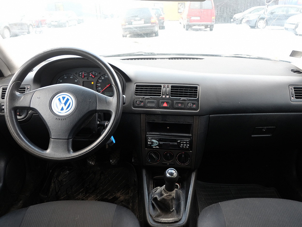 Volkswagen Bora 1.4 55 kW - Photo 5