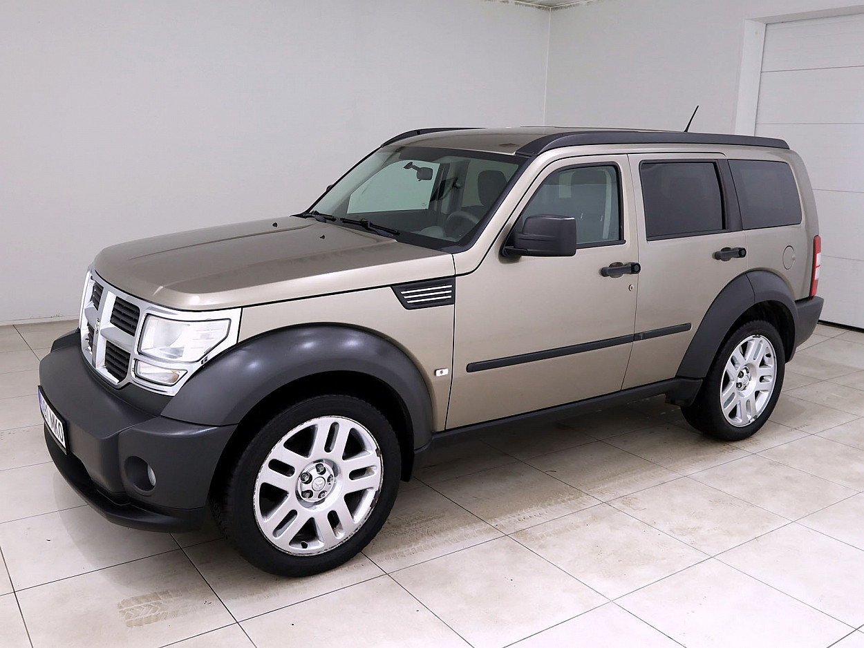 Dodge Nitro Comfort ATM 2.8 CRD 130 kW - Photo 2