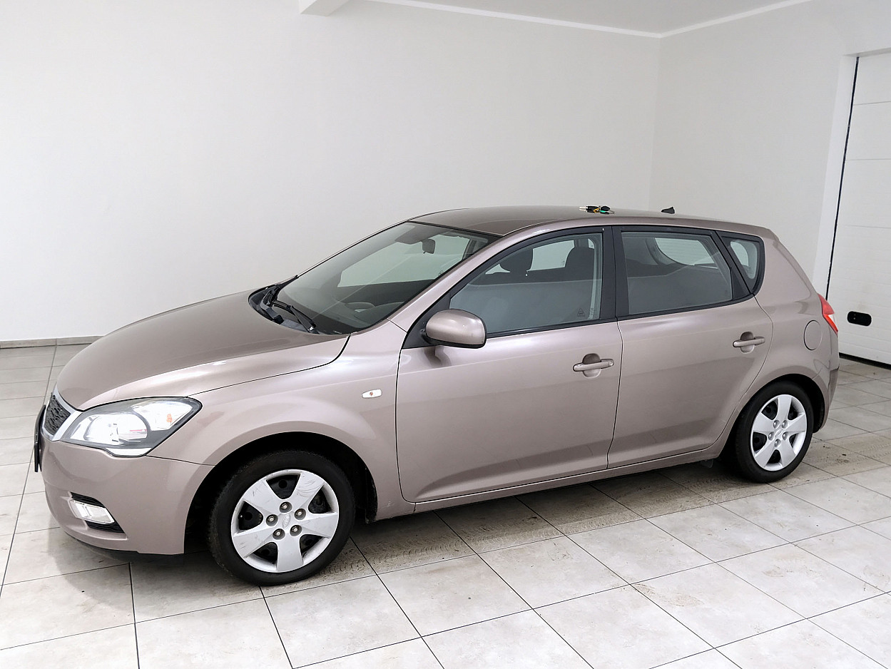 Kia Ceed Facelift 1.6 CRDi 66 kW - Photo 2