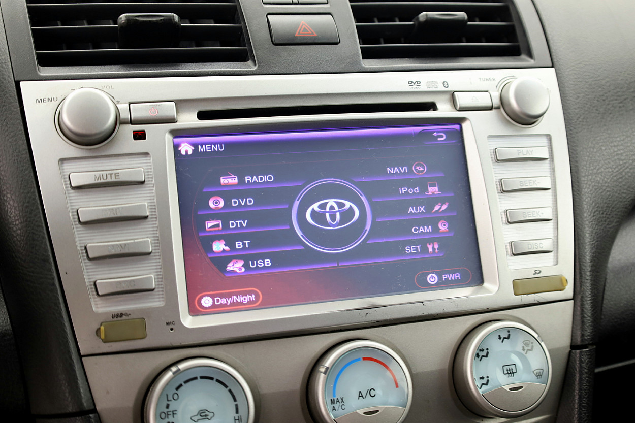 Toyota Camry Sport ATM 2.4 118 kW - Photo 8