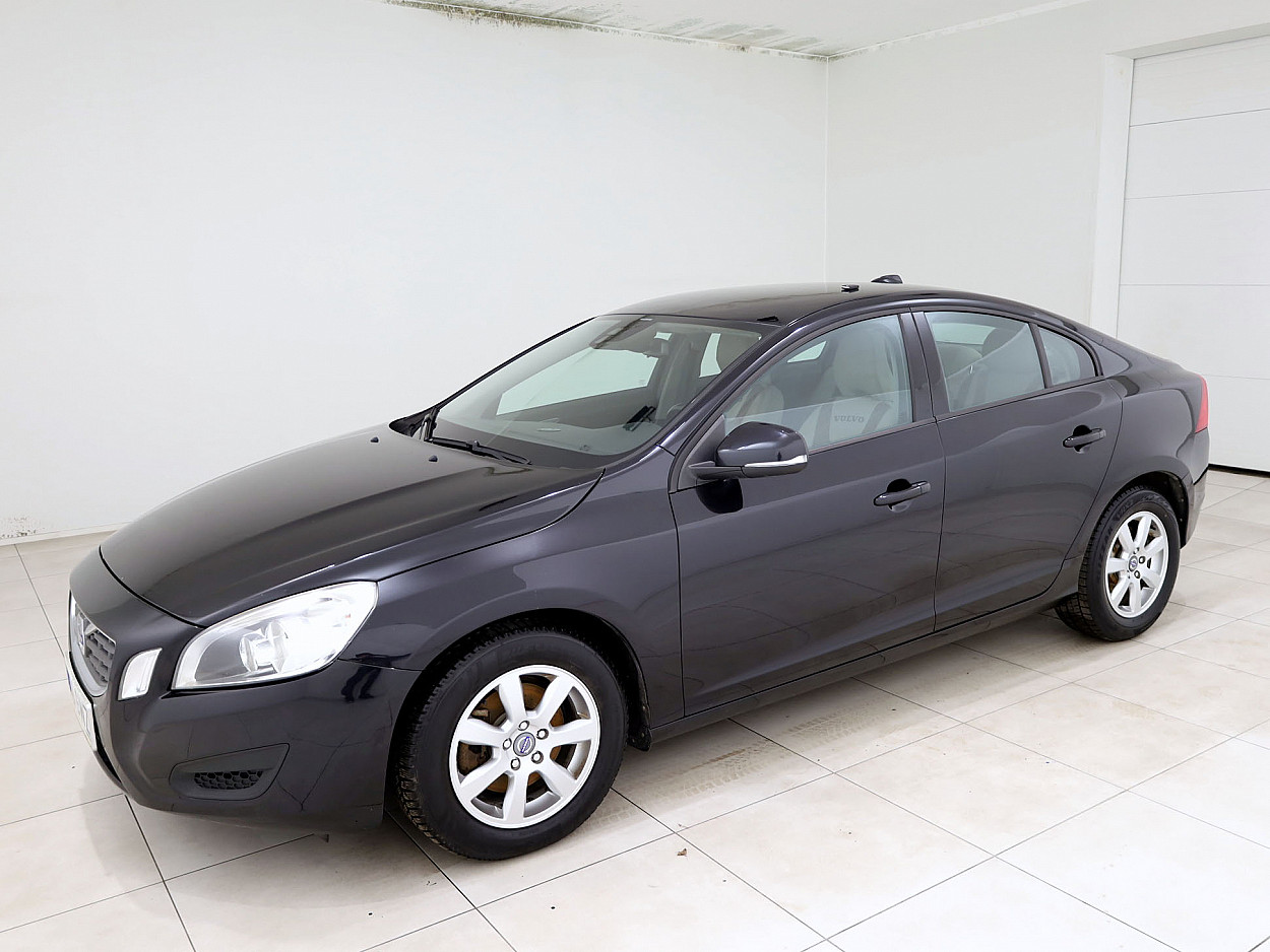 Volvo S60 Momentum 2.0 D5 120 kW - Photo 2