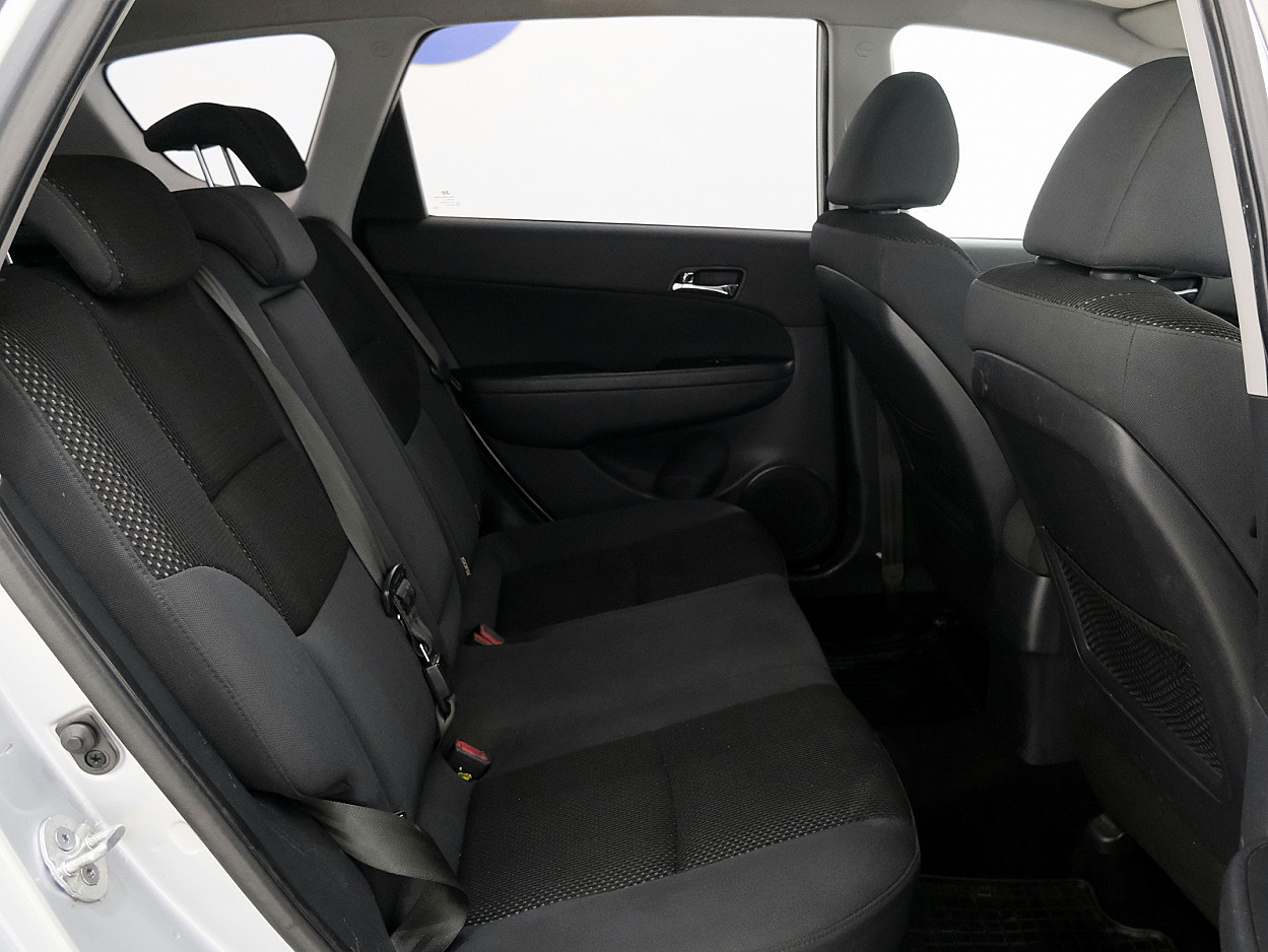 Hyundai i30 Facelift 1.6 93 kW - Photo 7
