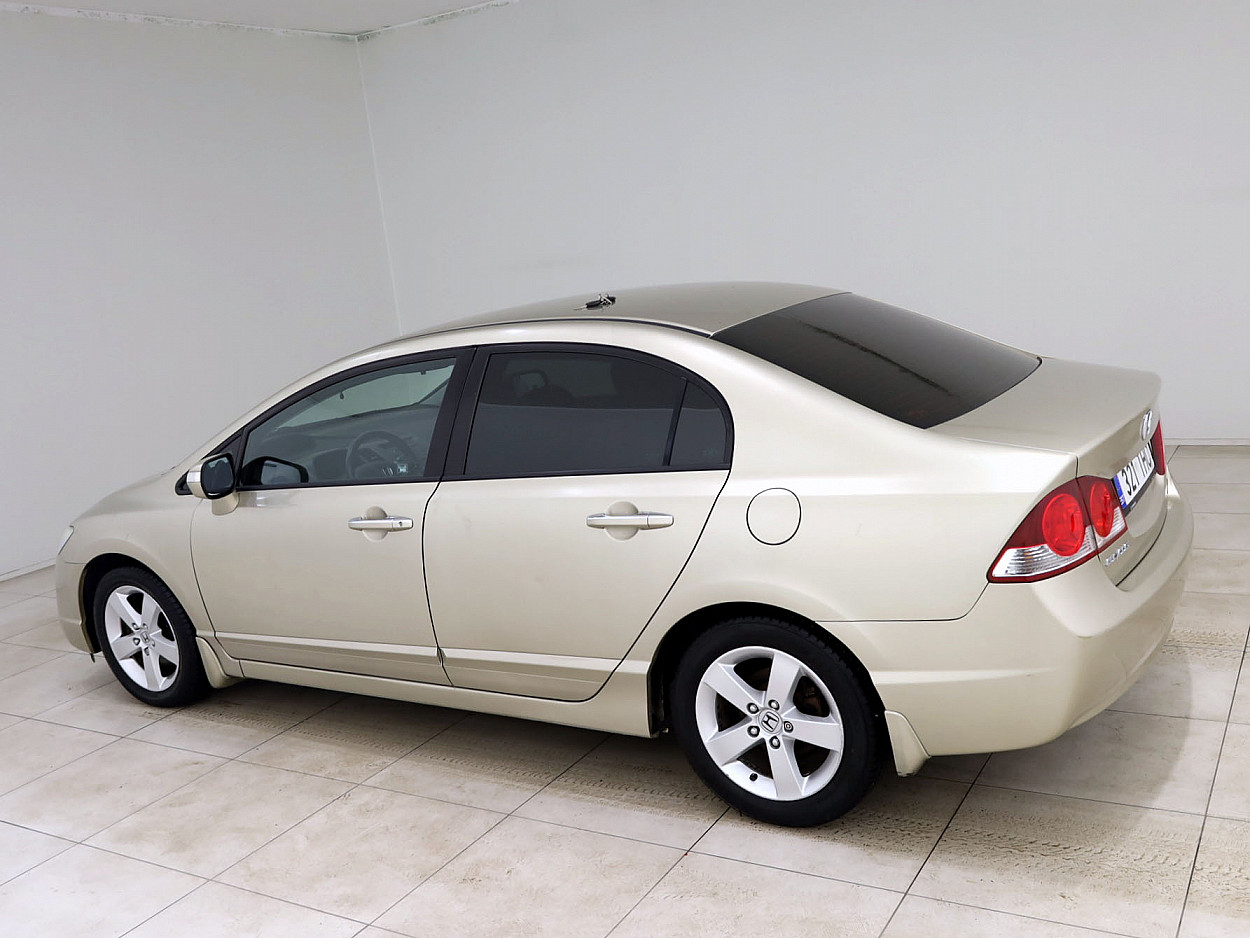 Honda Civic Elegance ATM 1.8 103 kW - Photo 4