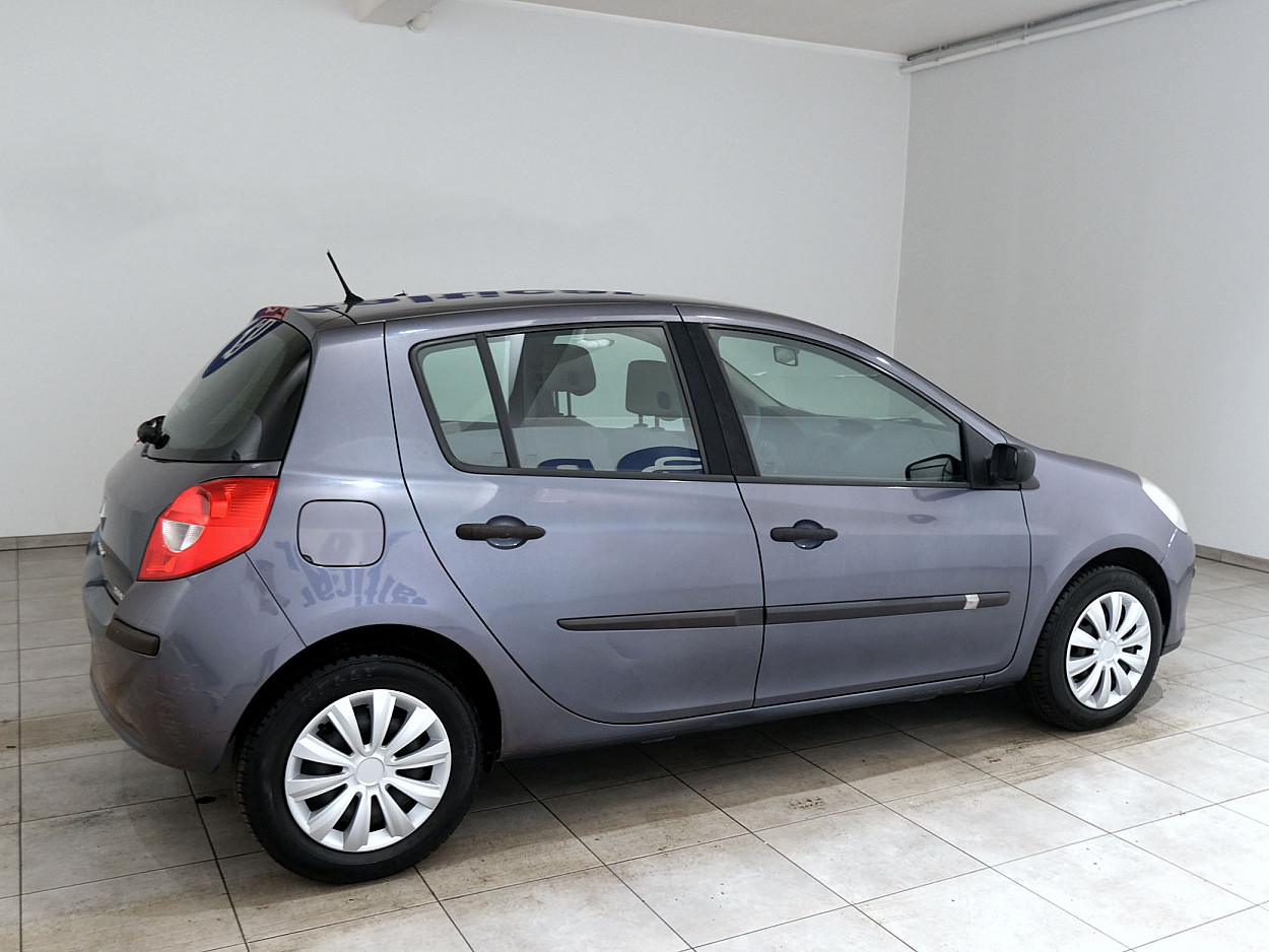 Renault Clio Elegance 1.1 55 kW - Photo 3