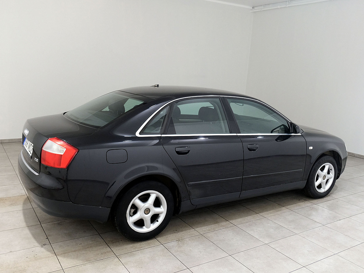 Audi A4 Comfortline ATM 2.0 96 kW - Photo 3