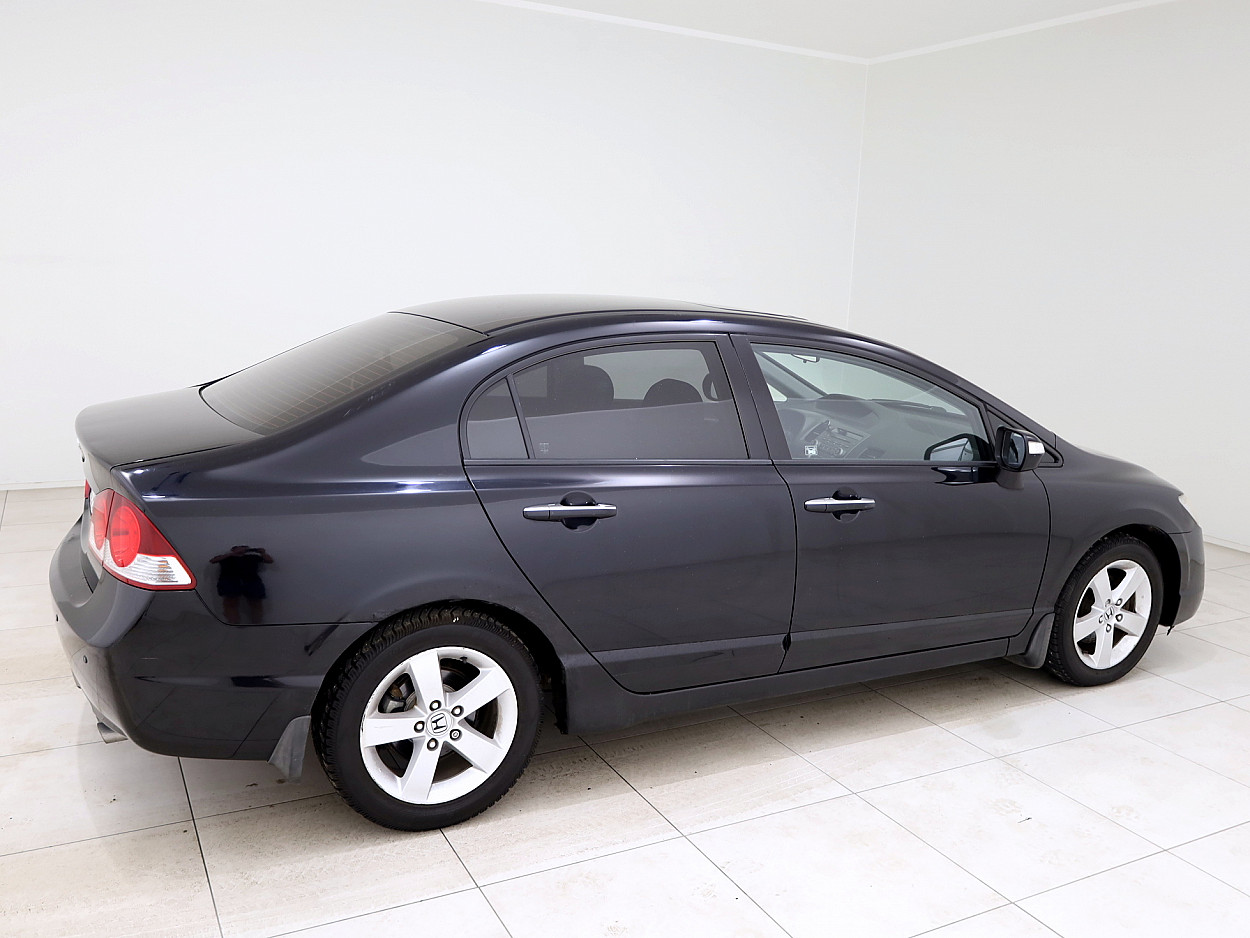 Honda Civic Comfort ATM 1.8 103 kW - Photo 3