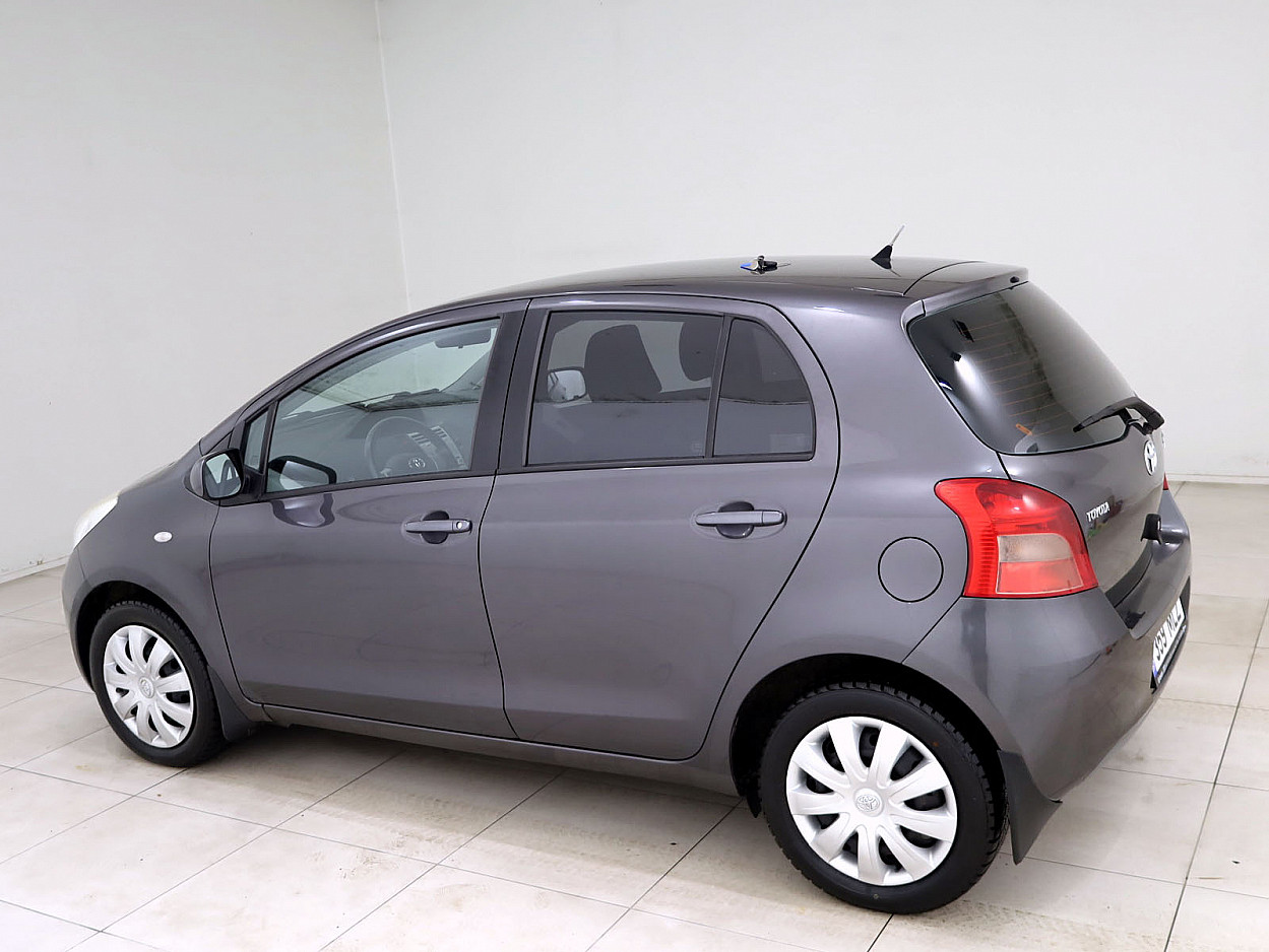 Toyota Yaris Linea Sol ATM 1.3 64 kW - Photo 4