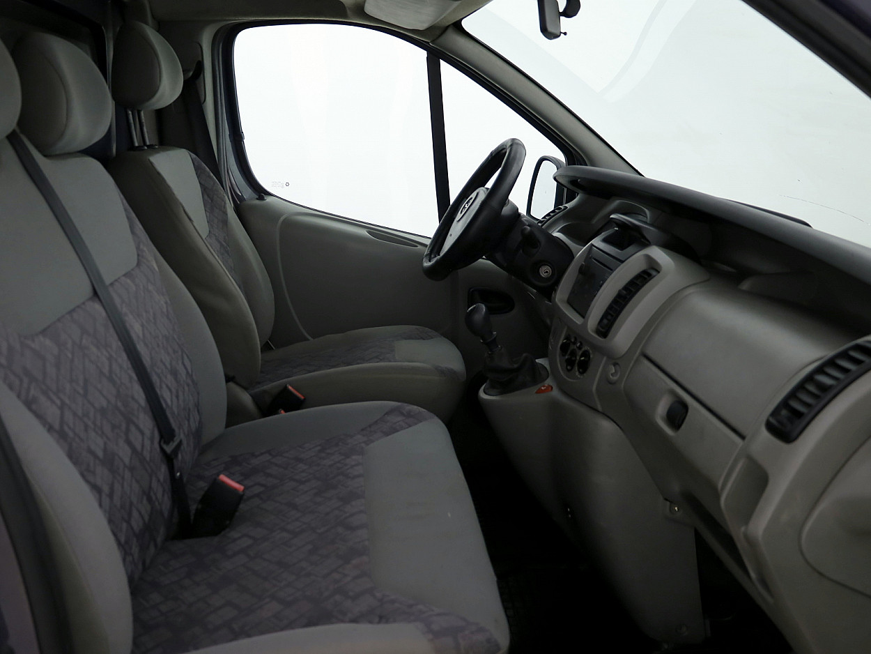 Opel Vivaro Van Long 2.5 CDTi 99 kW - Photo 6