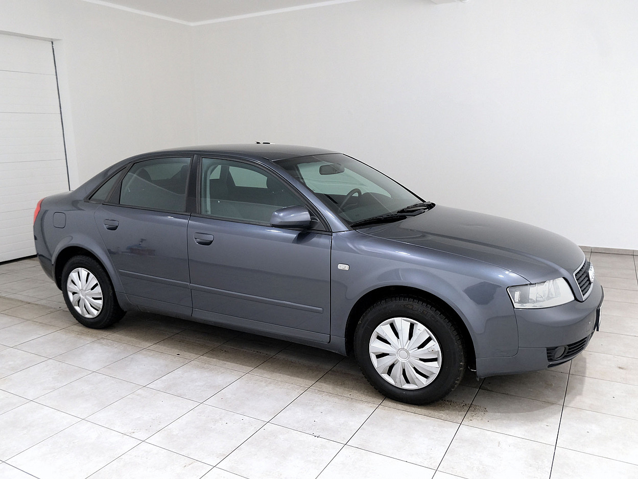 Audi A4 Comfortline 1.6 75 kW - Photo 1