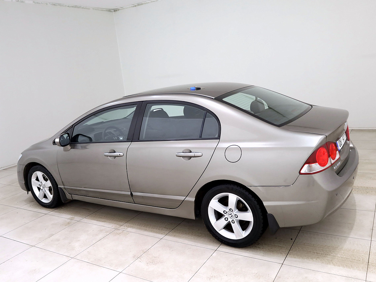 Honda Civic Elegance ATM 1.8 103 kW - Photo 4